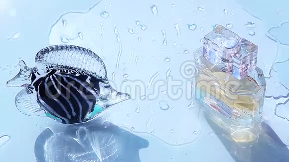 玻璃香水瓶水波视频的预览图