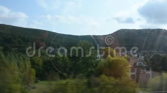从火车上观看纽伦堡城市景观和城市景观视频的预览图
