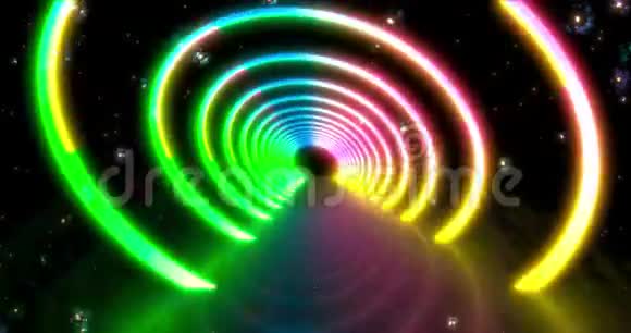霓虹灯圆几何背景与LED荧光隧道紫外线抽象蓝色紫色循环动画视频的预览图