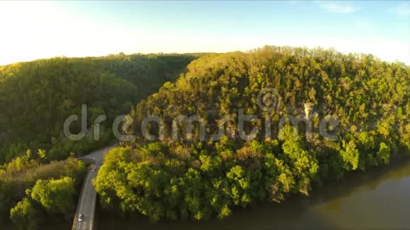 肯塔基河帕里萨迪斯视频的预览图