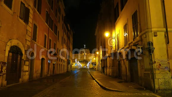 罗马历史街区美丽的窄巷视频的预览图