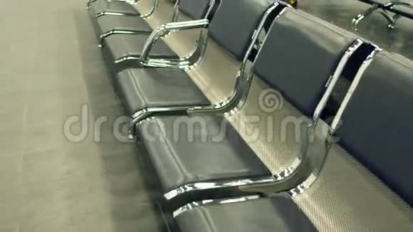 机场或火车站休息室等待的概念4克斯泰德姆视频的预览图