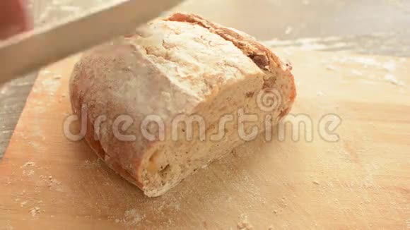 手切面包切面包视频的预览图