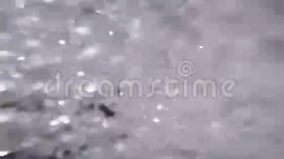 水下的气泡视频的预览图