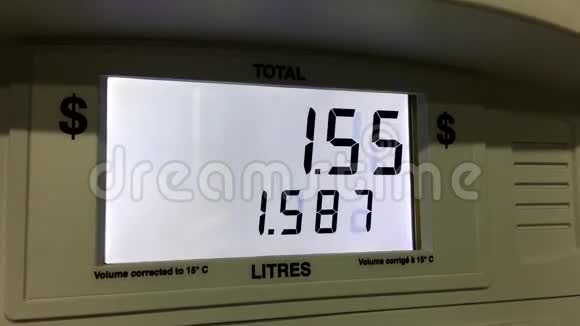 加油站油泵价格上涨视频的预览图