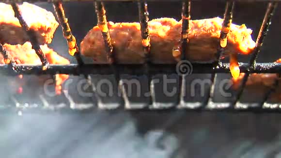 牛肉片烧烤01视频的预览图
