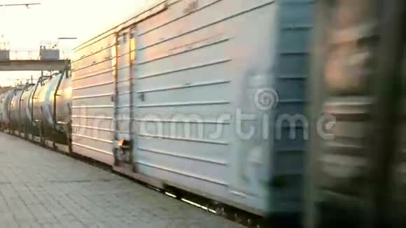 高速货运列车视频的预览图