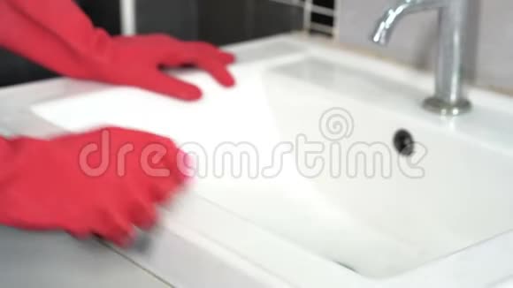 手清洁卫生间洗手池用毛刷视频的预览图