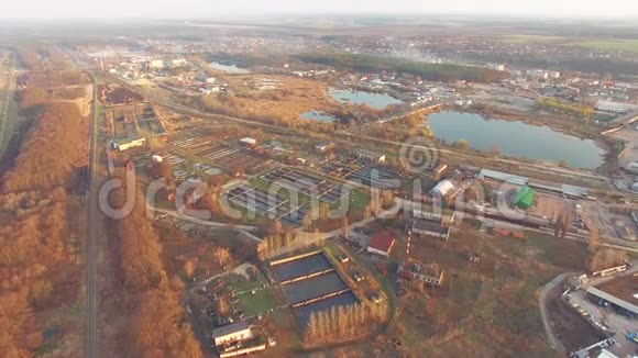 污水处理厂的空中录像视频的预览图