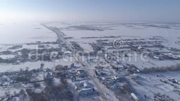 飞越俄罗斯乡村冬天视频的预览图