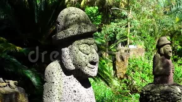 韩国济州岛传统雕像护卫队杜尔哈鲁邦又称托勒哈鲁邦哈鲁邦或哈鲁邦视频的预览图