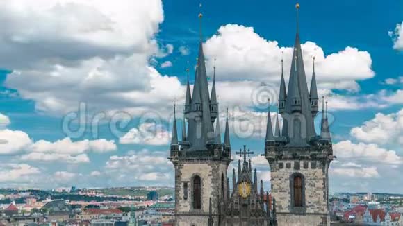在捷克布拉格的Tyn时代之前我们夫人的教堂布拉格的哥特式教堂视频的预览图
