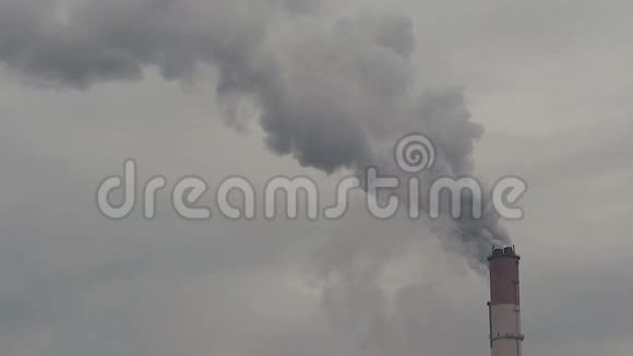多云背景下火电厂烟管视频的预览图