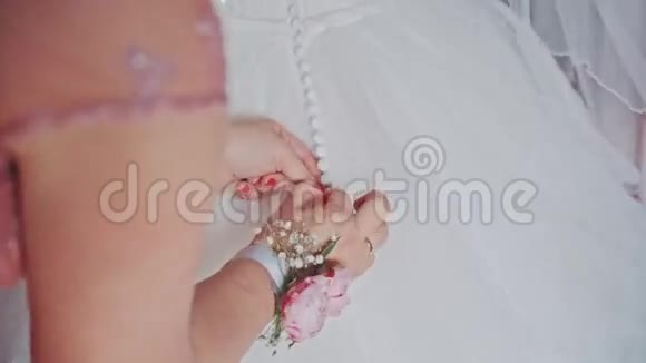 伴娘拉链婚礼伴娘礼服视频的预览图
