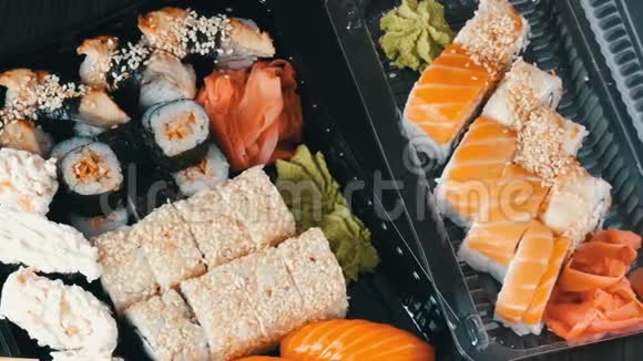 大寿司套装有各种寿司卷麦基奈吉里甘坎视频的预览图