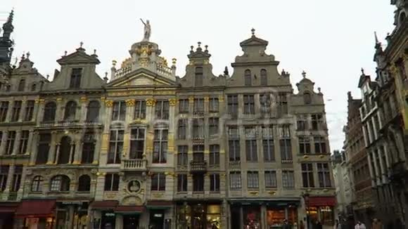 比利时布鲁塞尔2016年冬天大广场游客视频的预览图
