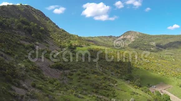 飞越巴西利卡塔山脉视频的预览图