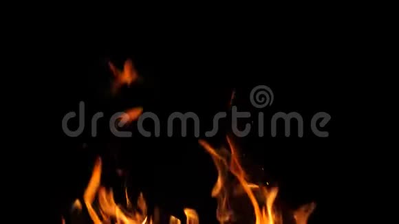 晚上烧红火烧慢动作视频的预览图