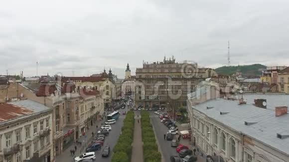 利沃夫市的鸟瞰图视频的预览图