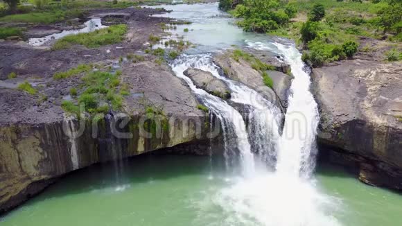 DrayNur瀑布中央高地Flycam越南视频的预览图