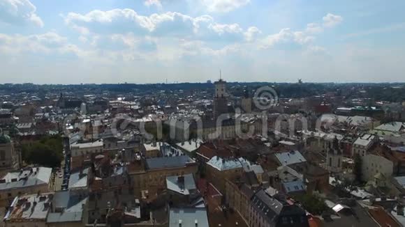 利沃夫老城的鸟瞰图视频的预览图