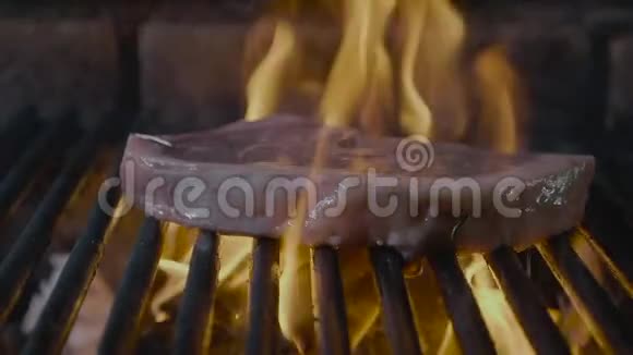 西罗因老熟鲜烤分离烤猪肉锉有条纹视频的预览图