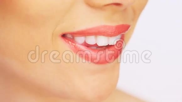 美丽的牙齿女性微笑视频的预览图