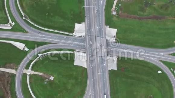 高速公路到十字路口高度很高视频的预览图