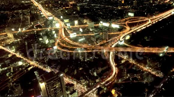 曼谷晚上的交通视频的预览图