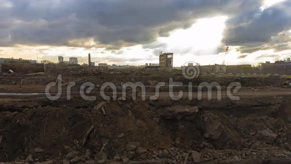 被毁建筑的废墟视频的预览图