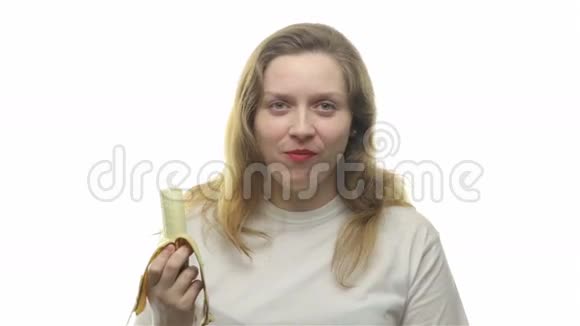 胖女人吃香蕉第三个视频视频的预览图