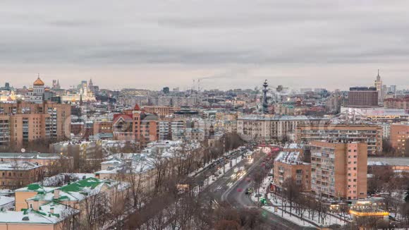 莫斯科城市俄罗斯天际线空中全景白天到夜晚城市冬季雪景建筑视频的预览图