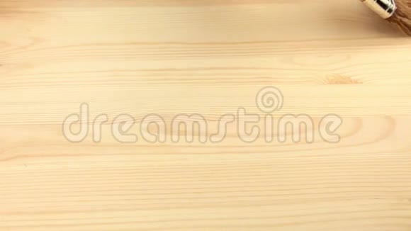 木板的清漆视频的预览图