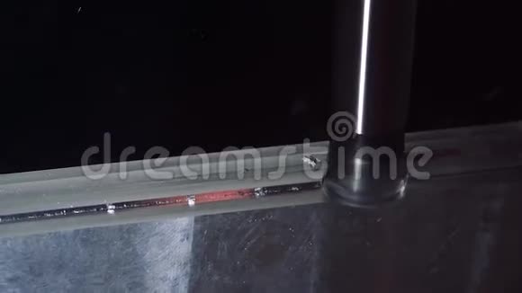 在车间切割金属重工业的现代工具高精度制造钢件流程自动化视频的预览图