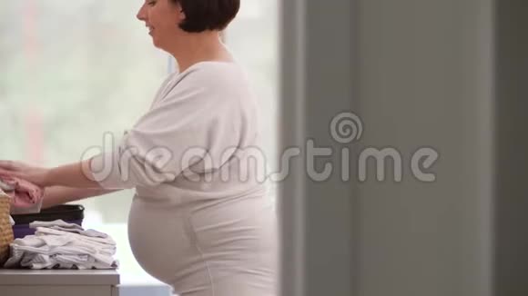 孕妇妇产医院包装袋视频的预览图