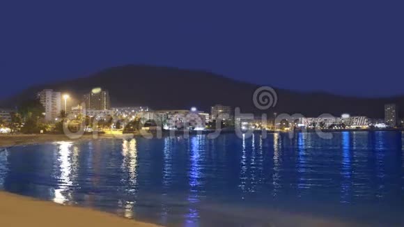 加那利群岛阿隆纳特内里费日落时的洛斯克里斯蒂亚诺斯海滩视频的预览图