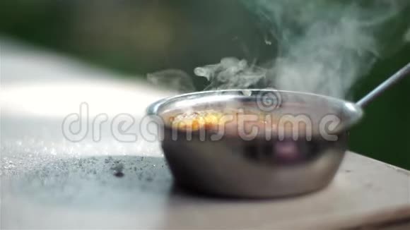 美味的法国甜点奶油布鲁利视频的预览图