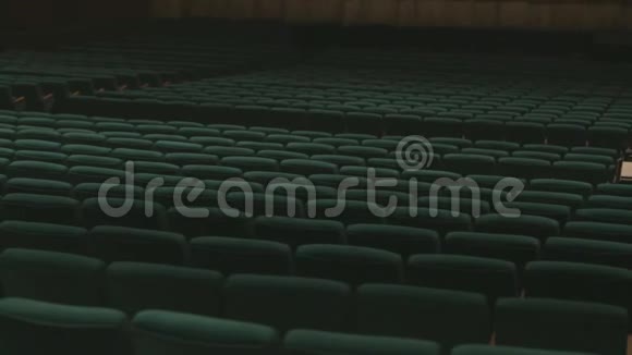 大型音乐厅的软空座位视频的预览图