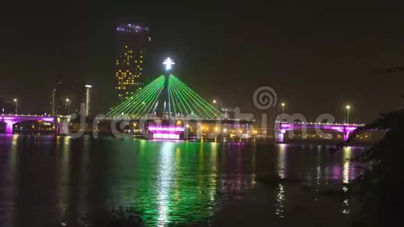 岘港汉江大桥傍晚通车视频的预览图