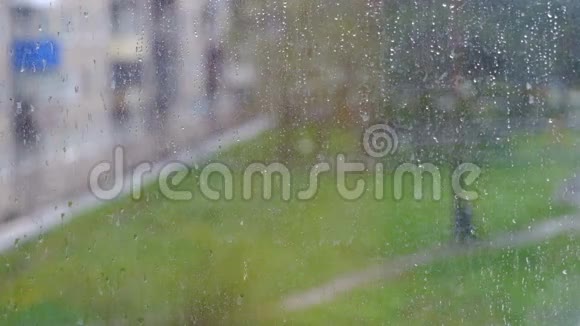 雨窗恶劣天气视频的预览图