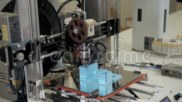 现代工厂生产的3d打印机工艺流程制作细节视频的预览图