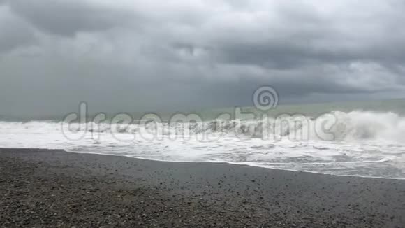 海上风暴海岸风暴预警视频的预览图