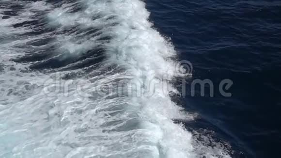 来自海船的快速海浪视频的预览图