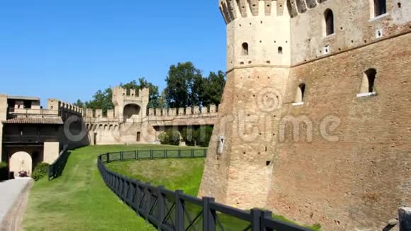 格拉达拉城堡皮萨罗马奇意大利视频的预览图