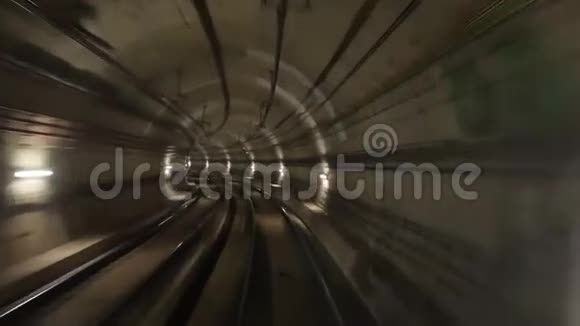 车站列车隧道速度视频的预览图