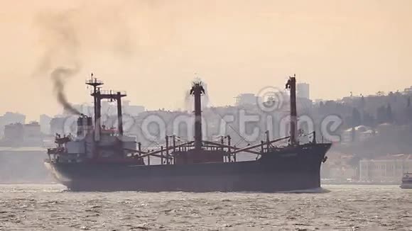 海洋空气污染视频的预览图
