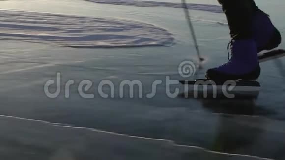 运动员在贝加尔湖训练视频的预览图