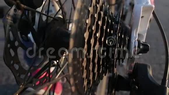 自行车后轮换档器视频的预览图