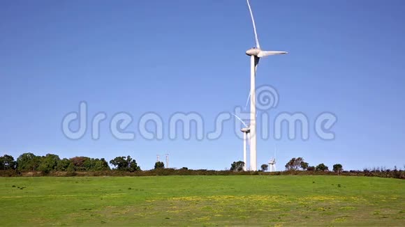 可再生能源风力涡轮机农场视频的预览图