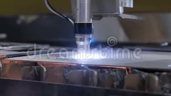 数控加工及切割金属等离子机自动化生产视频的预览图